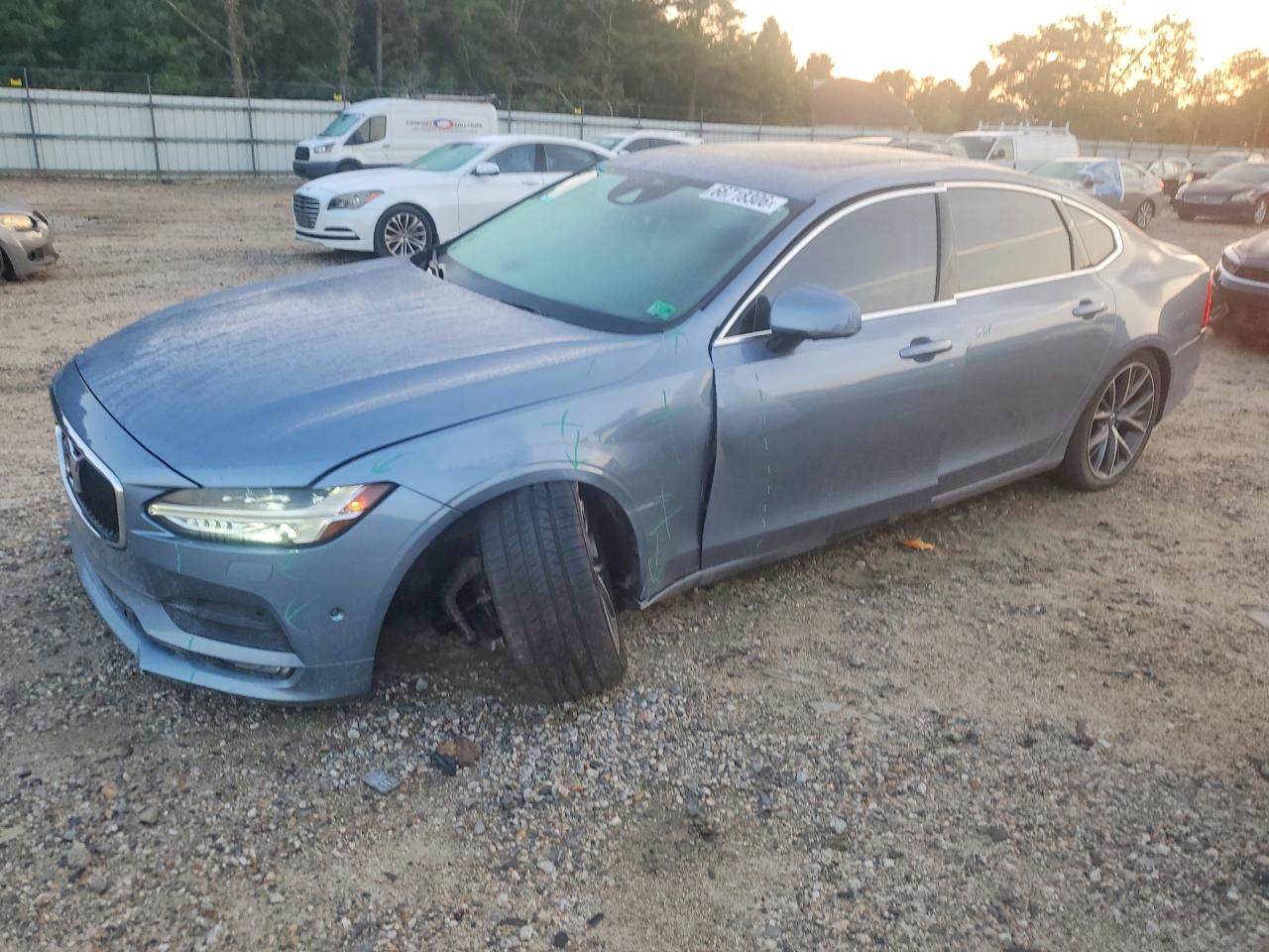 2018 VOLVO S90 T5 MOMENTUM