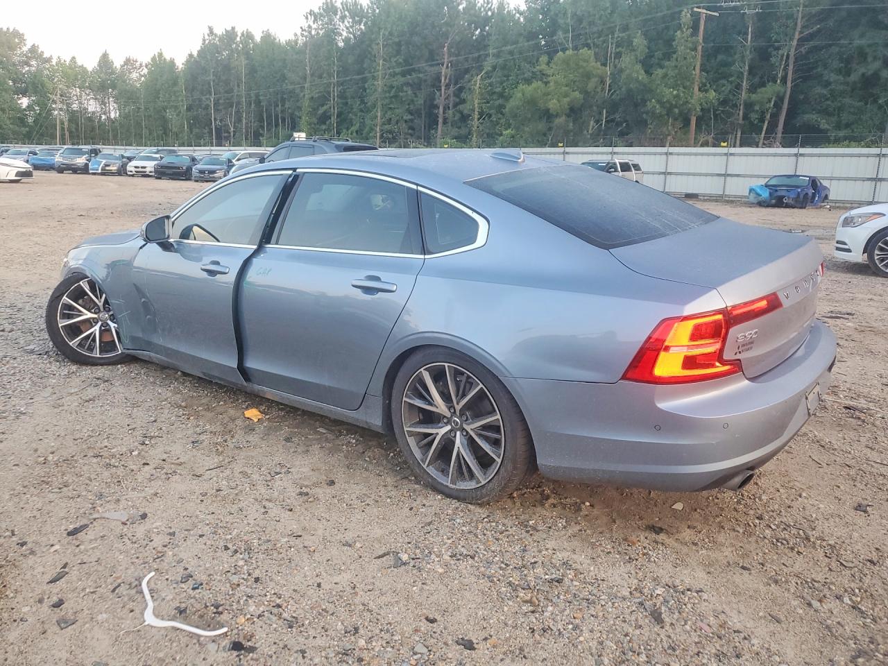 2018 VOLVO S90 T5 MOMENTUM — снимка 2