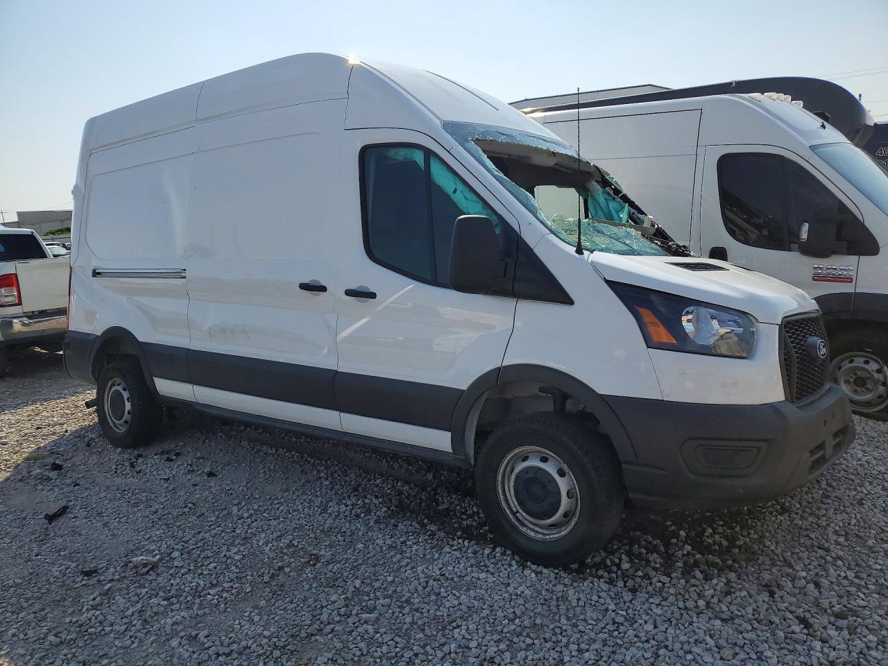 2026 FORD TRANSIT T-250 — photo 4