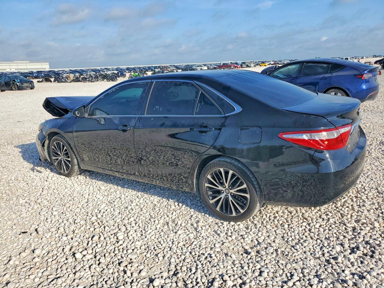 2017 TOYOTA CAMRY LE — снимка 2