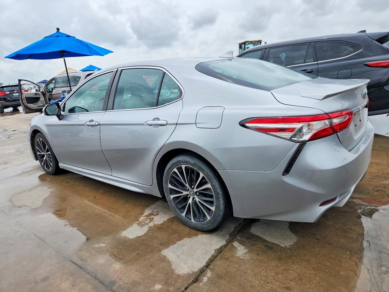 2020 TOYOTA CAMRY SE — снимка 2