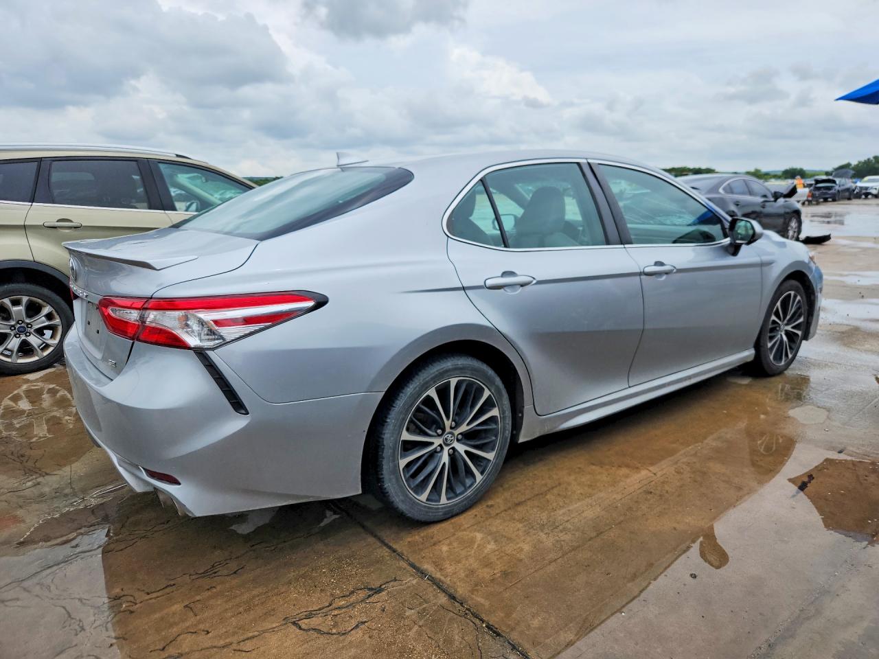 2020 TOYOTA CAMRY SE — снимка 3