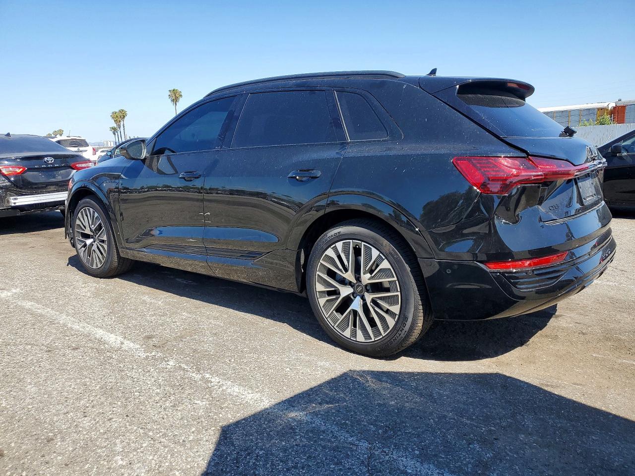2024 AUDI Q8 E-TRON PREMIUM PLUS — снимка 2