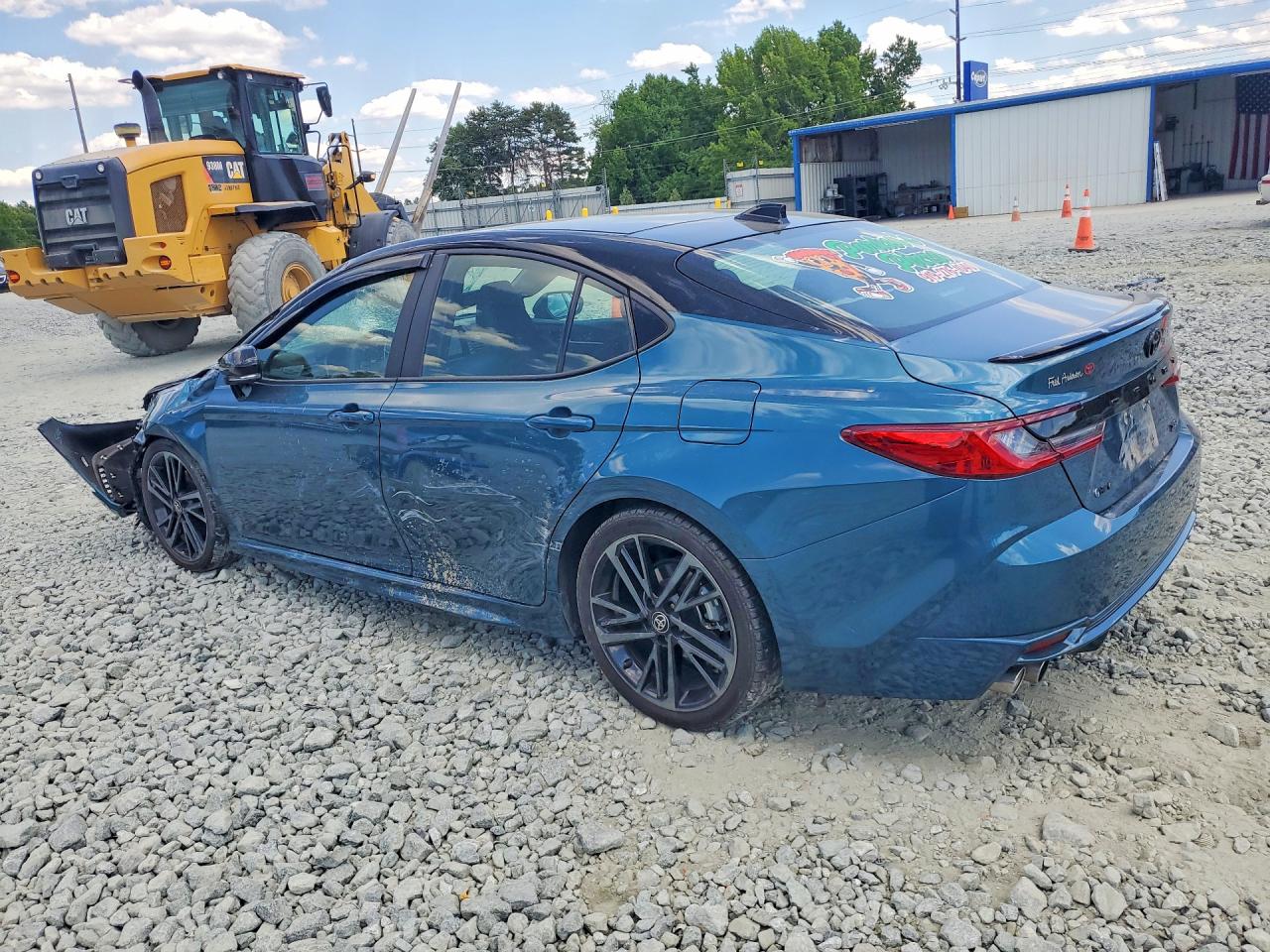2025 TOYOTA CAMRY XSE — снимка 2