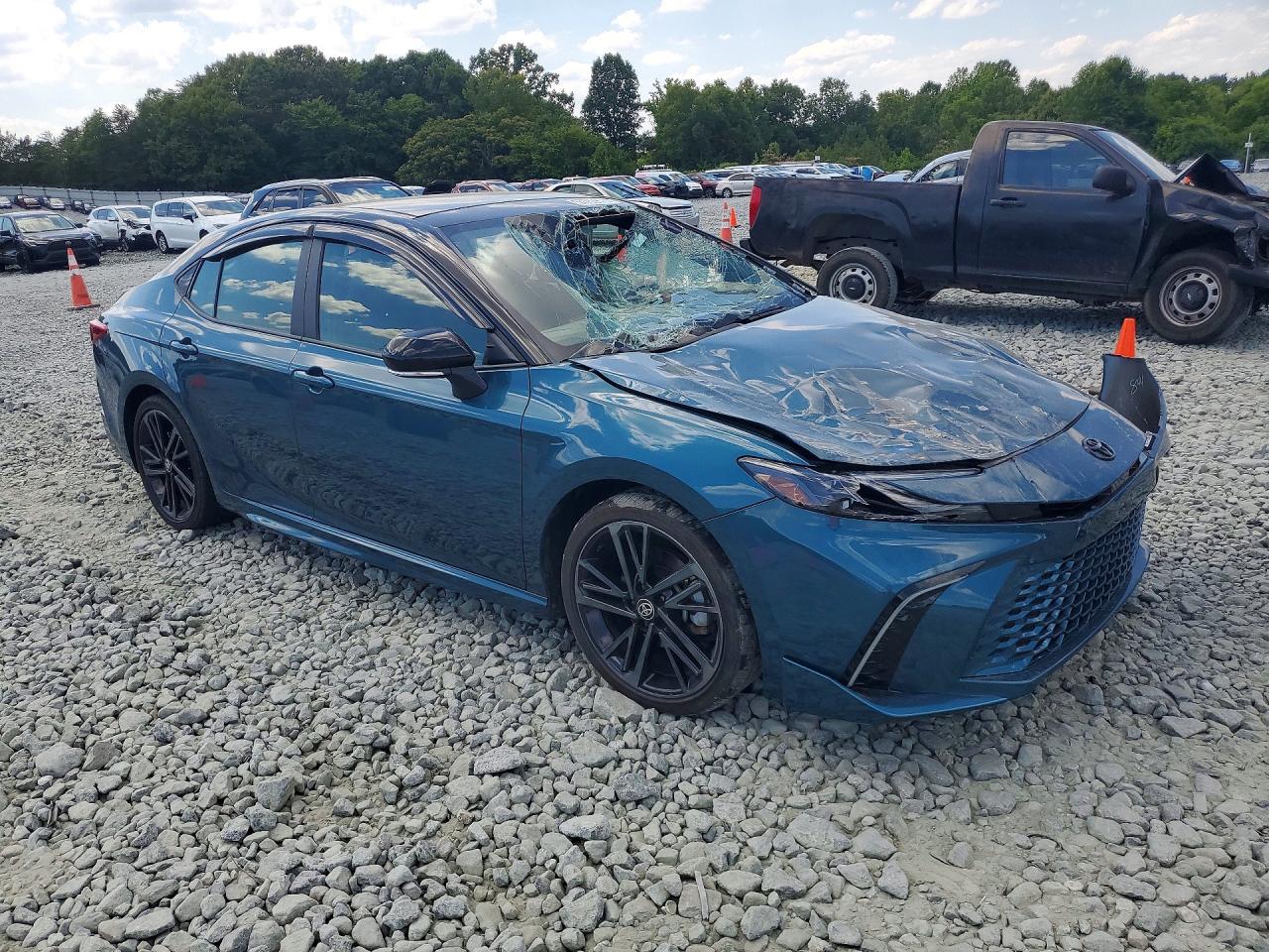 2025 TOYOTA CAMRY XSE — снимка 4