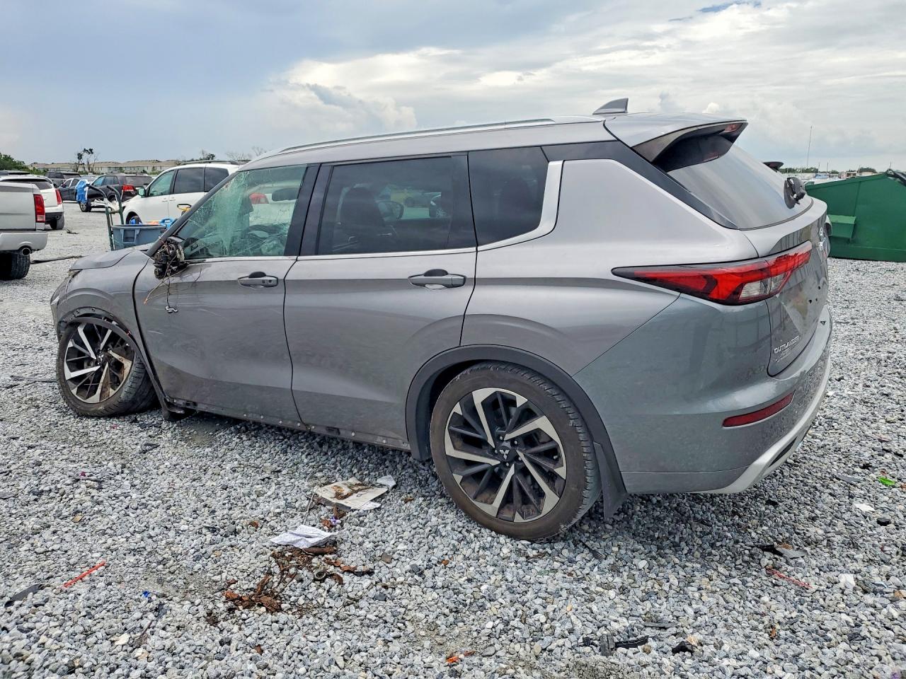 2023 MITSUBISHI OUTLANDER SEL — снимка 2