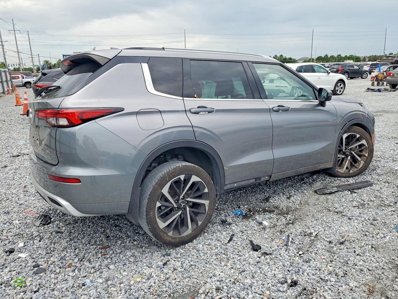 2023 MITSUBISHI OUTLANDER SEL — снимка 3