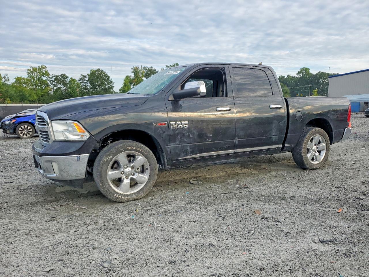2015 RAM 1500 SLT