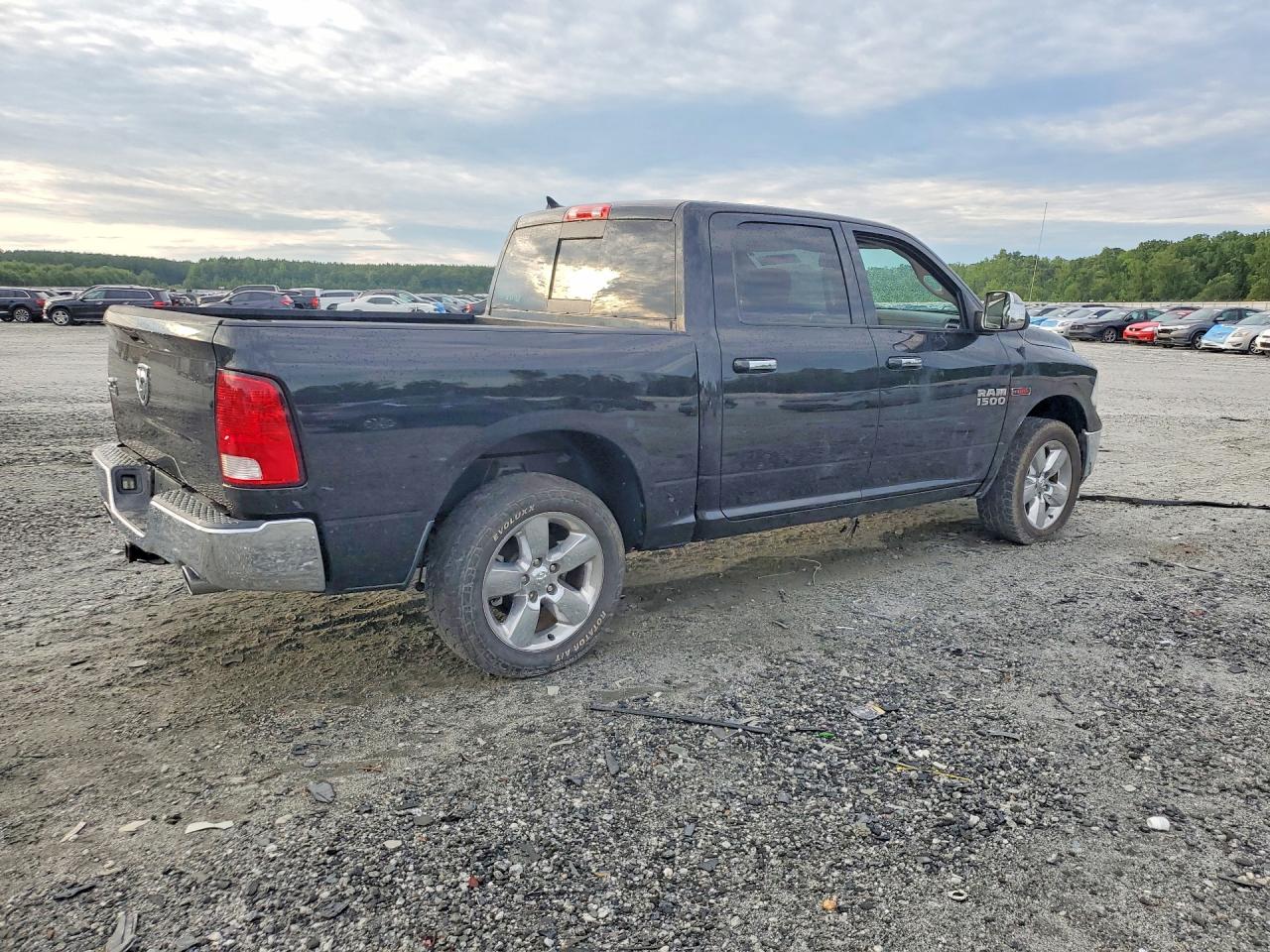 2015 RAM 1500 SLT — снимка 3