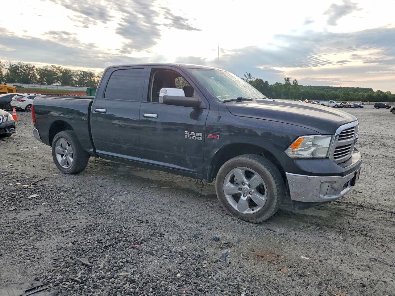 2015 RAM 1500 SLT — снимка 4