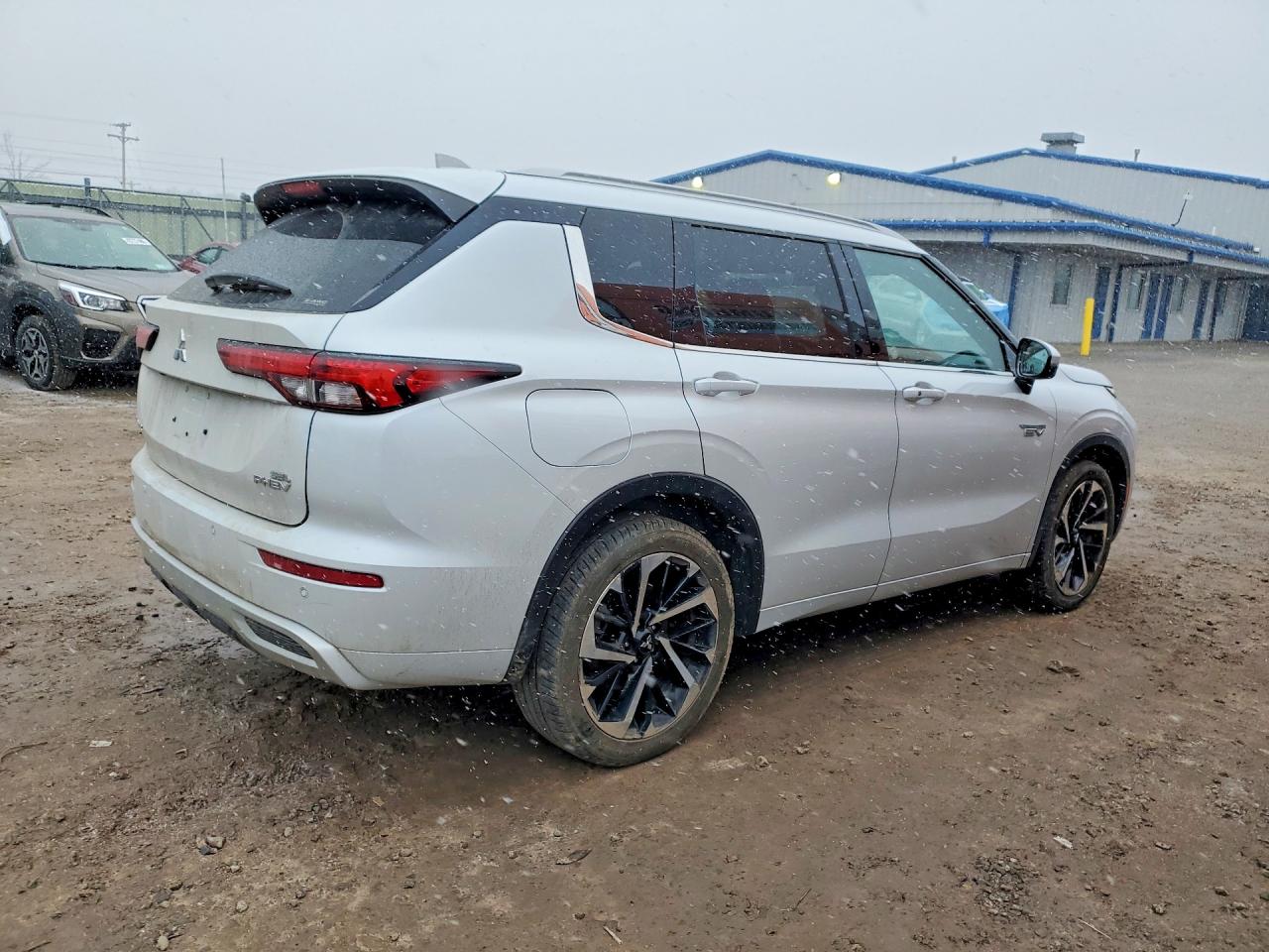 2023 MITSUBISHI OUTLANDER SEL — снимка 3