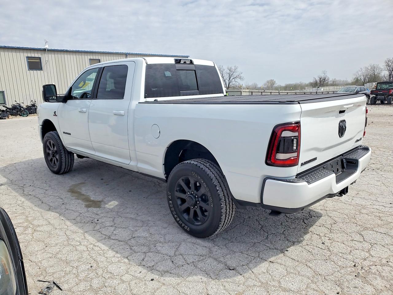 2024 RAM 3500 LARAMIE — снимка 2