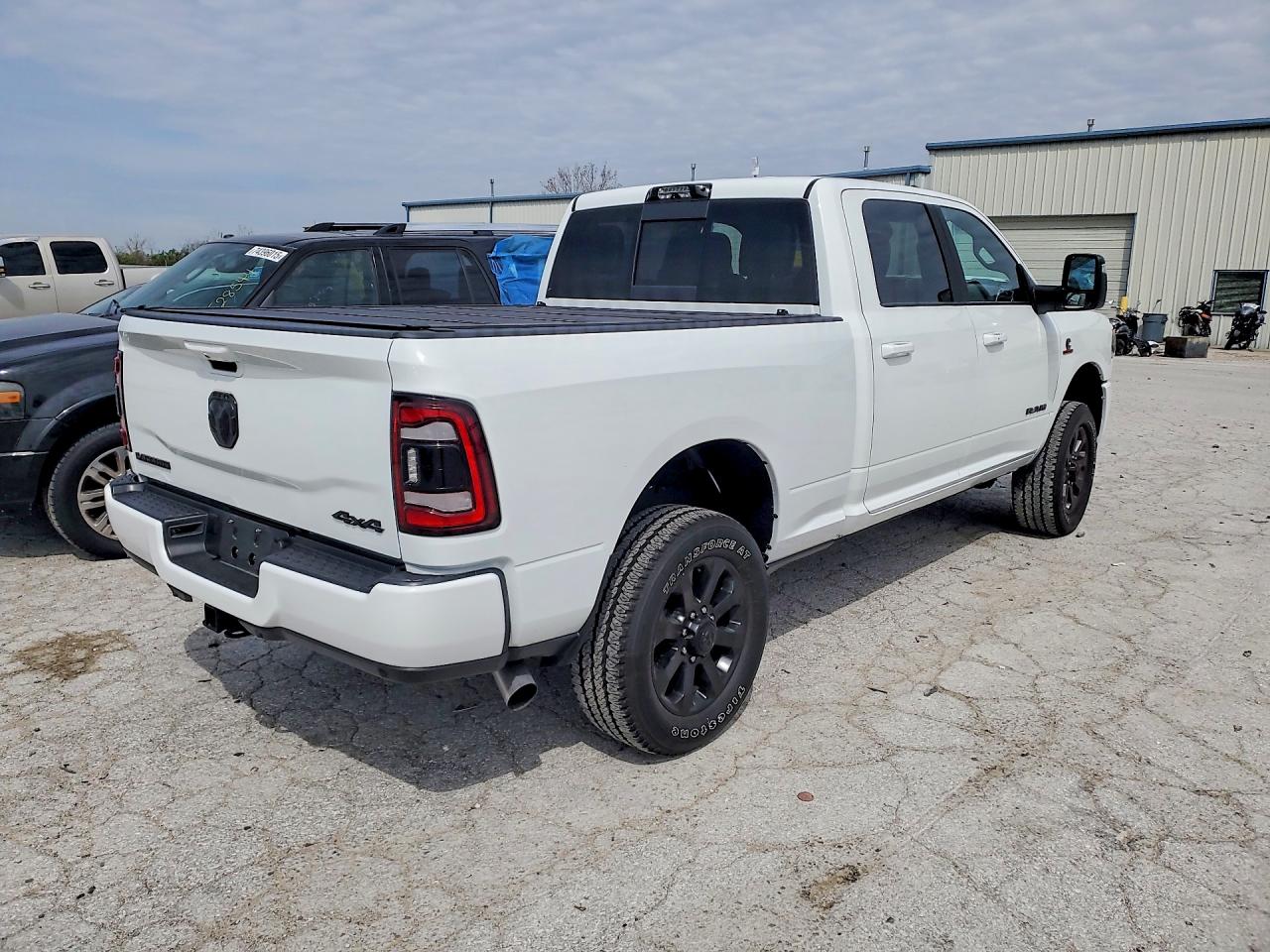 2024 RAM 3500 LARAMIE — снимка 3