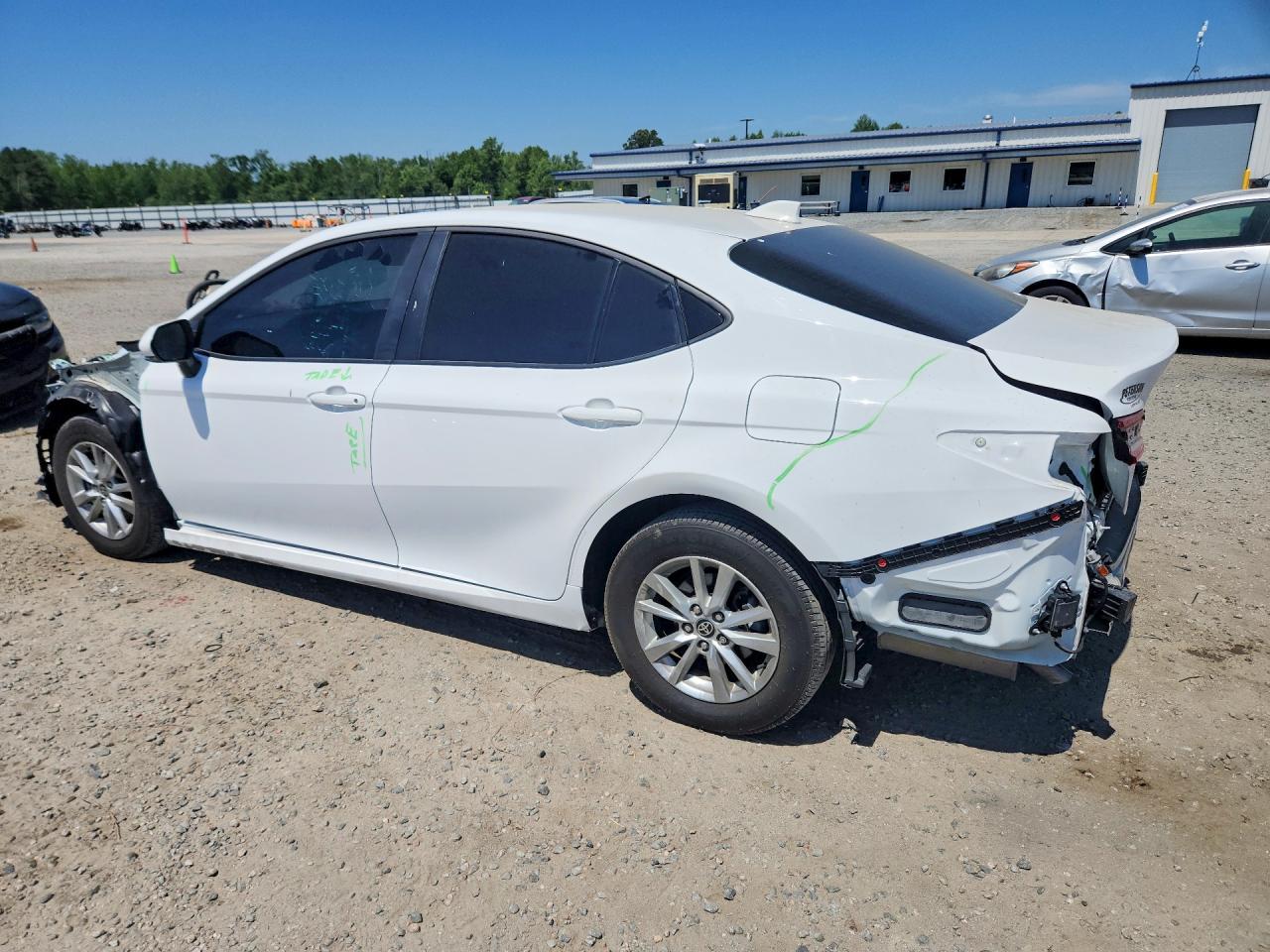 2025 TOYOTA CAMRY LE — снимка 2