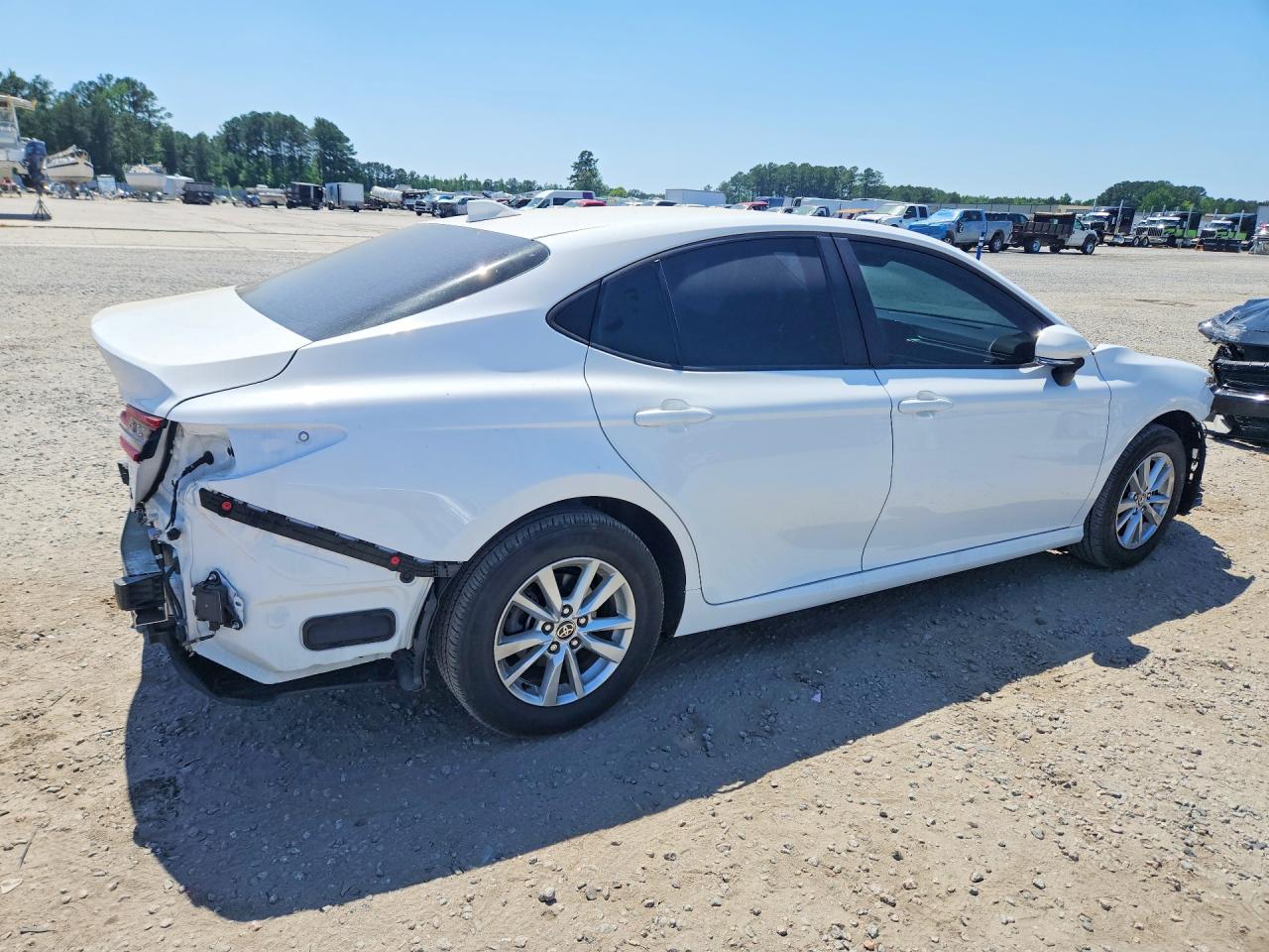 2025 TOYOTA CAMRY LE — снимка 3
