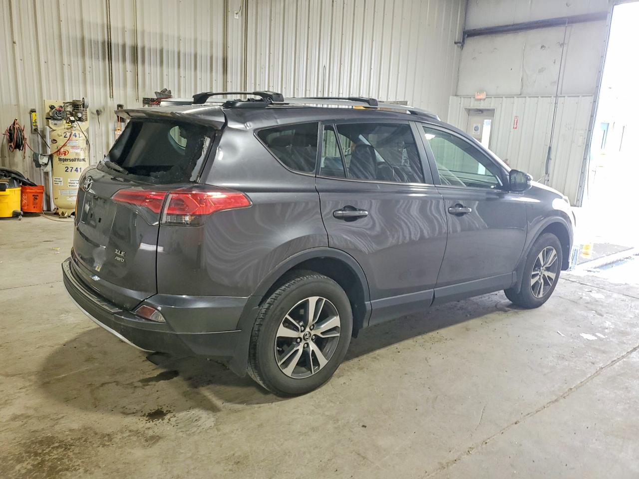 2017 TOYOTA RAV4 XLE — снимка 3