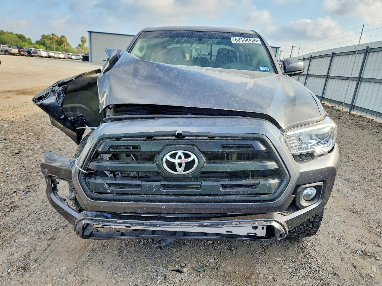 2017 TOYOTA TACOMA SR — снимка 5