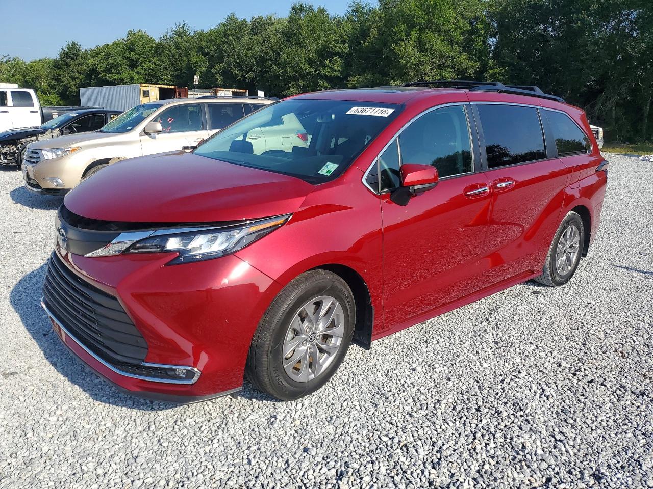 2022 TOYOTA SIENNA XLE