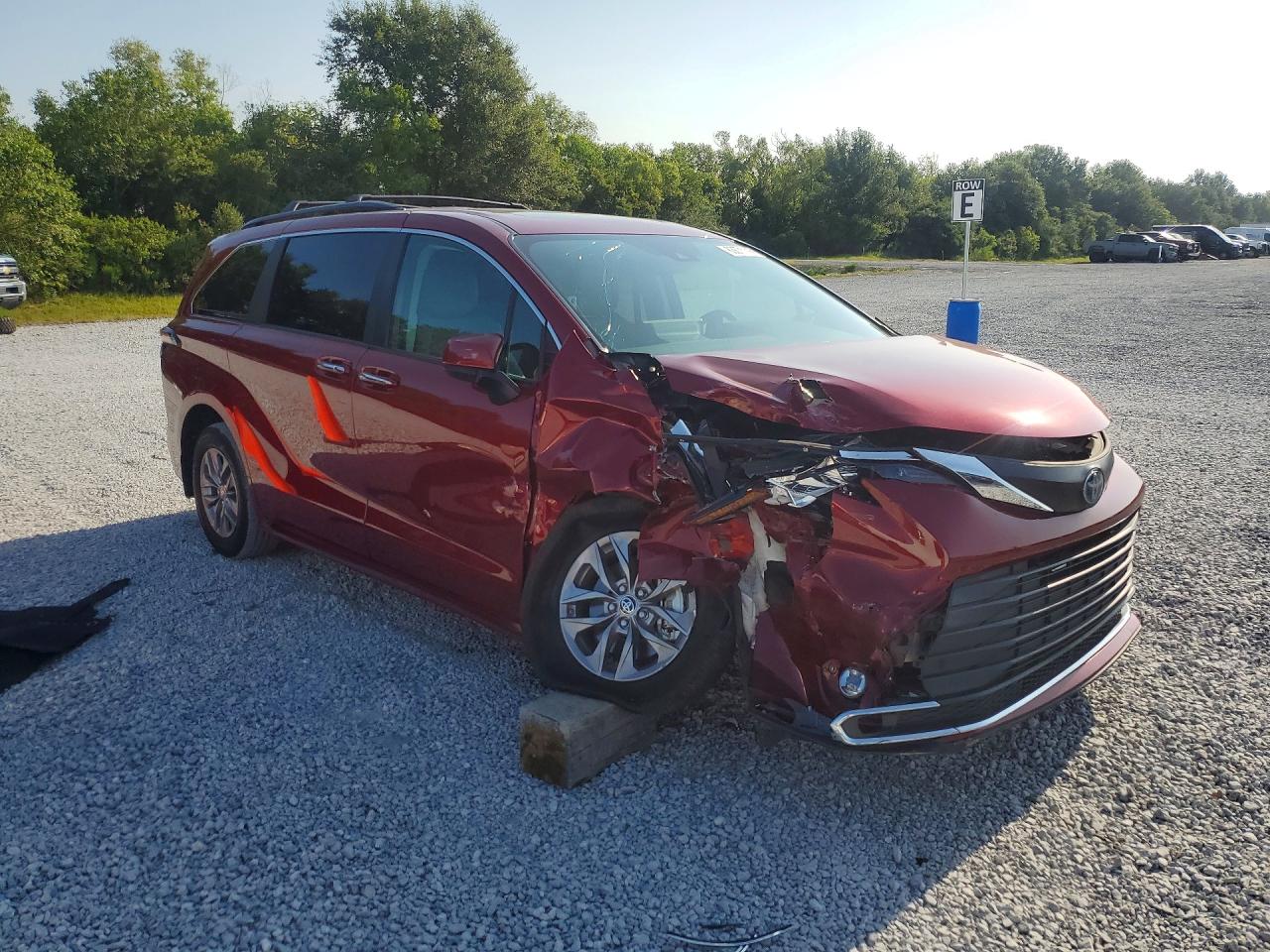 2022 TOYOTA SIENNA XLE — снимка 4