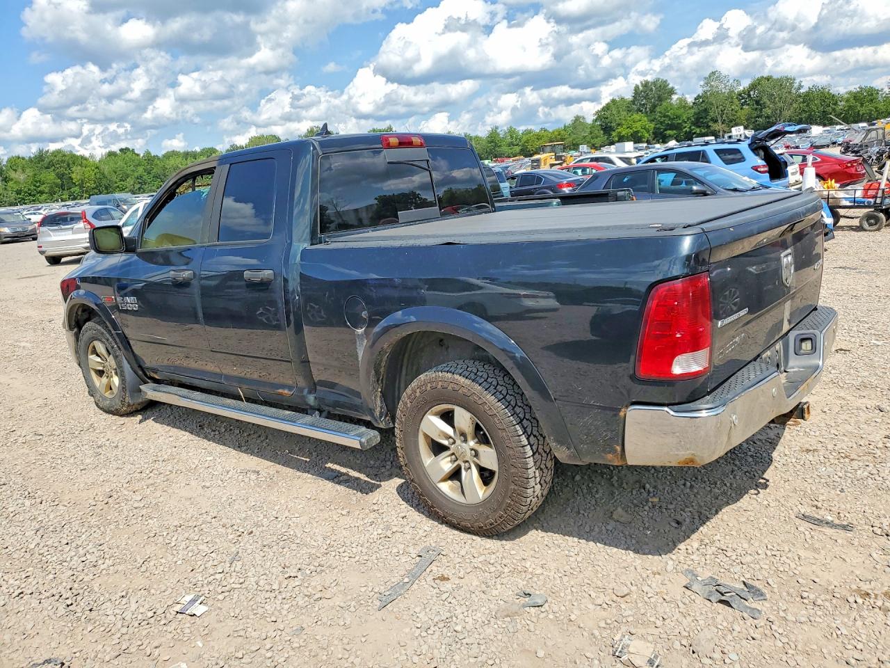 2015 RAM 1500 SLT — снимка 2