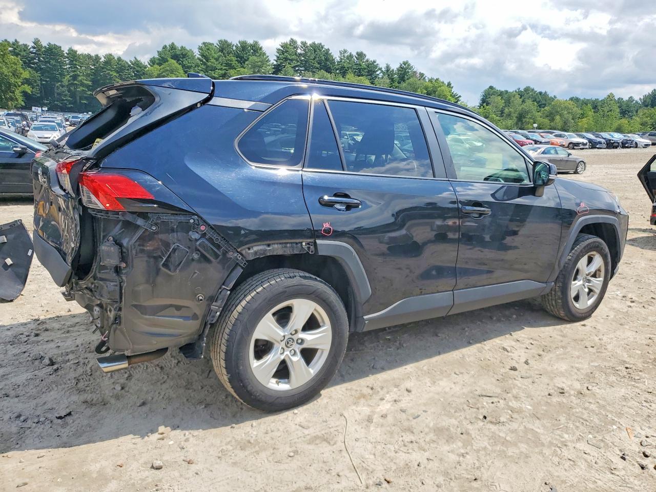 2019 TOYOTA RAV4 XLE — снимка 3