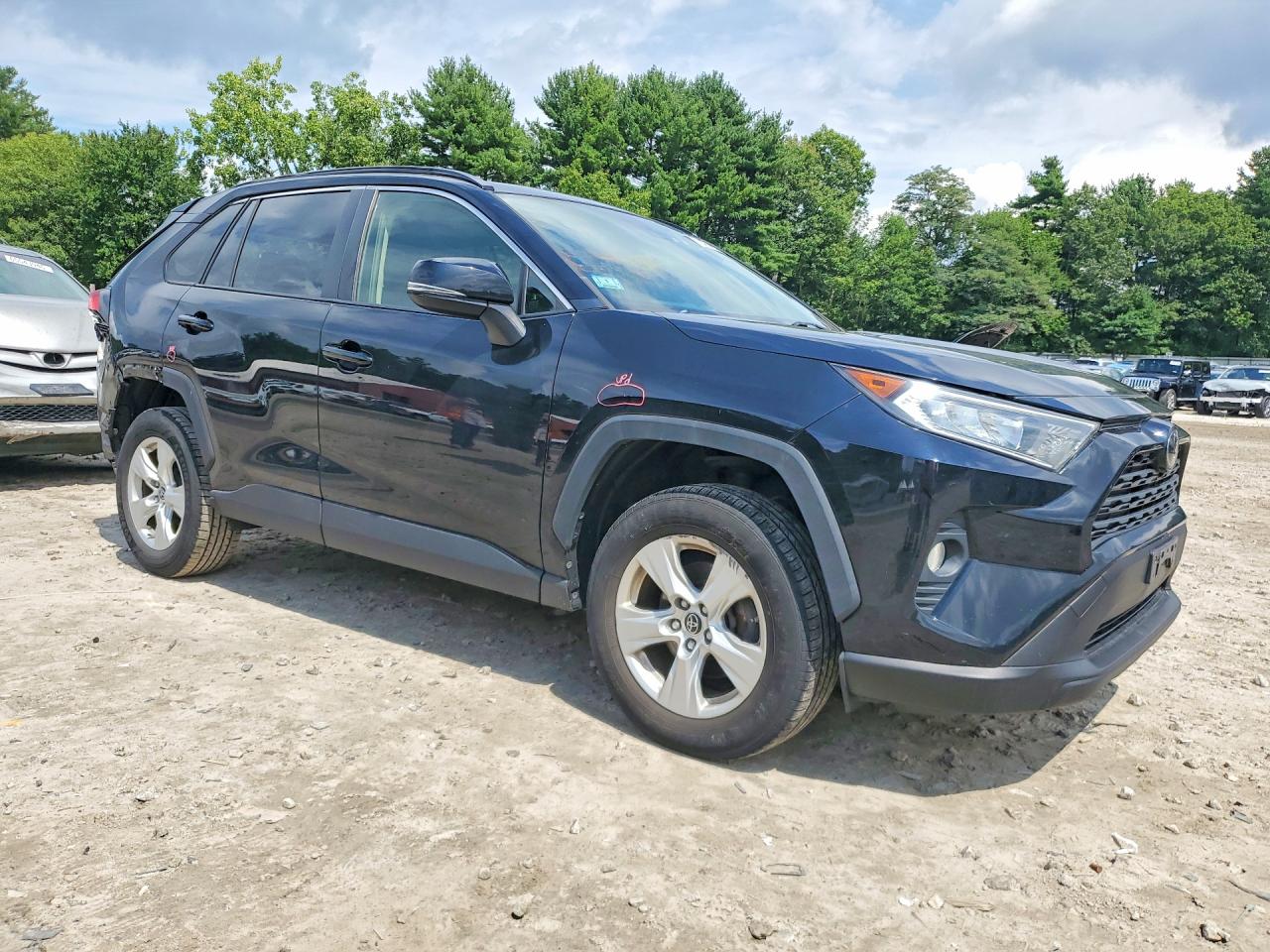 2019 TOYOTA RAV4 XLE — снимка 4