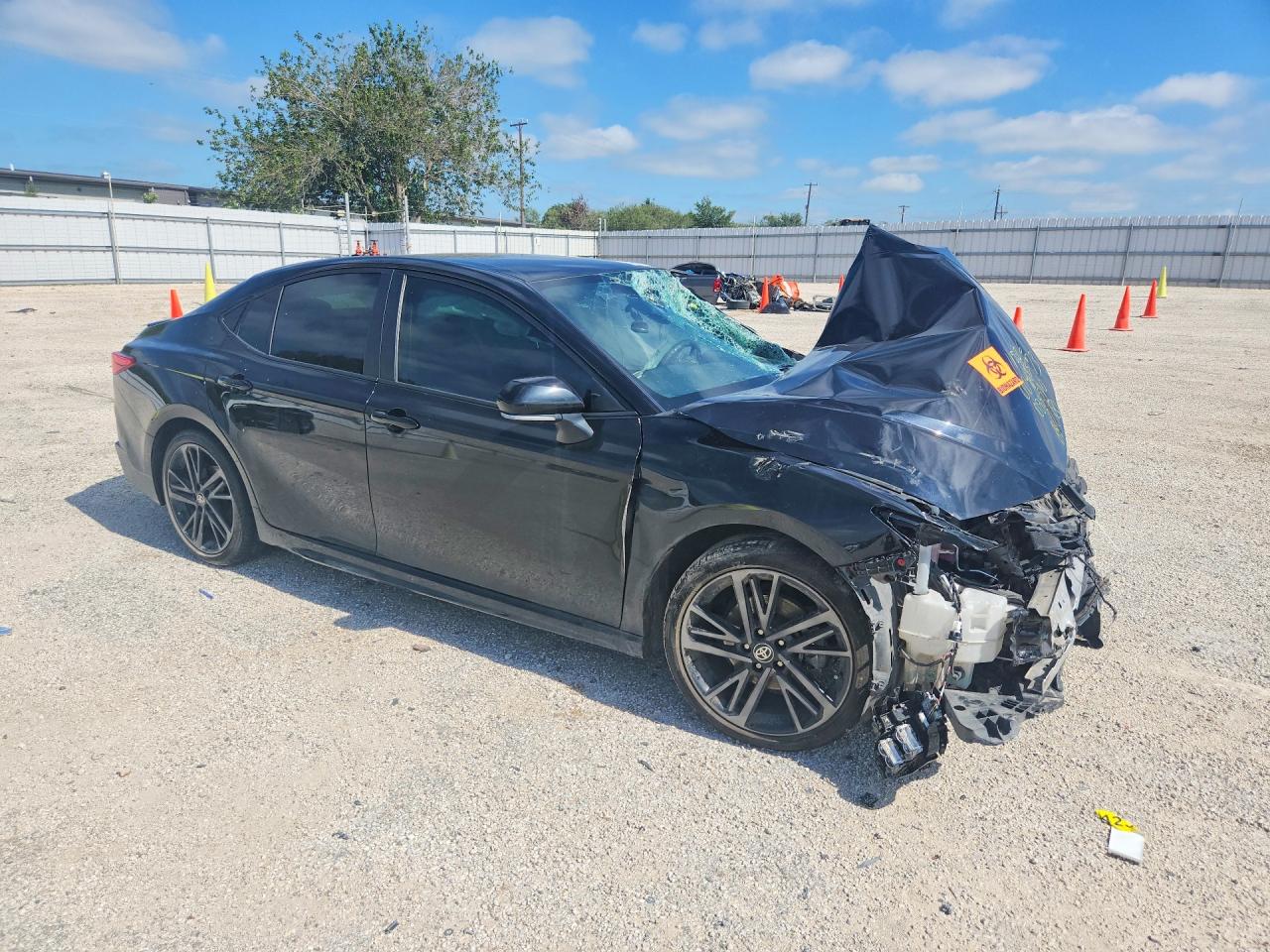 2025 TOYOTA CAMRY XSE — снимка 4