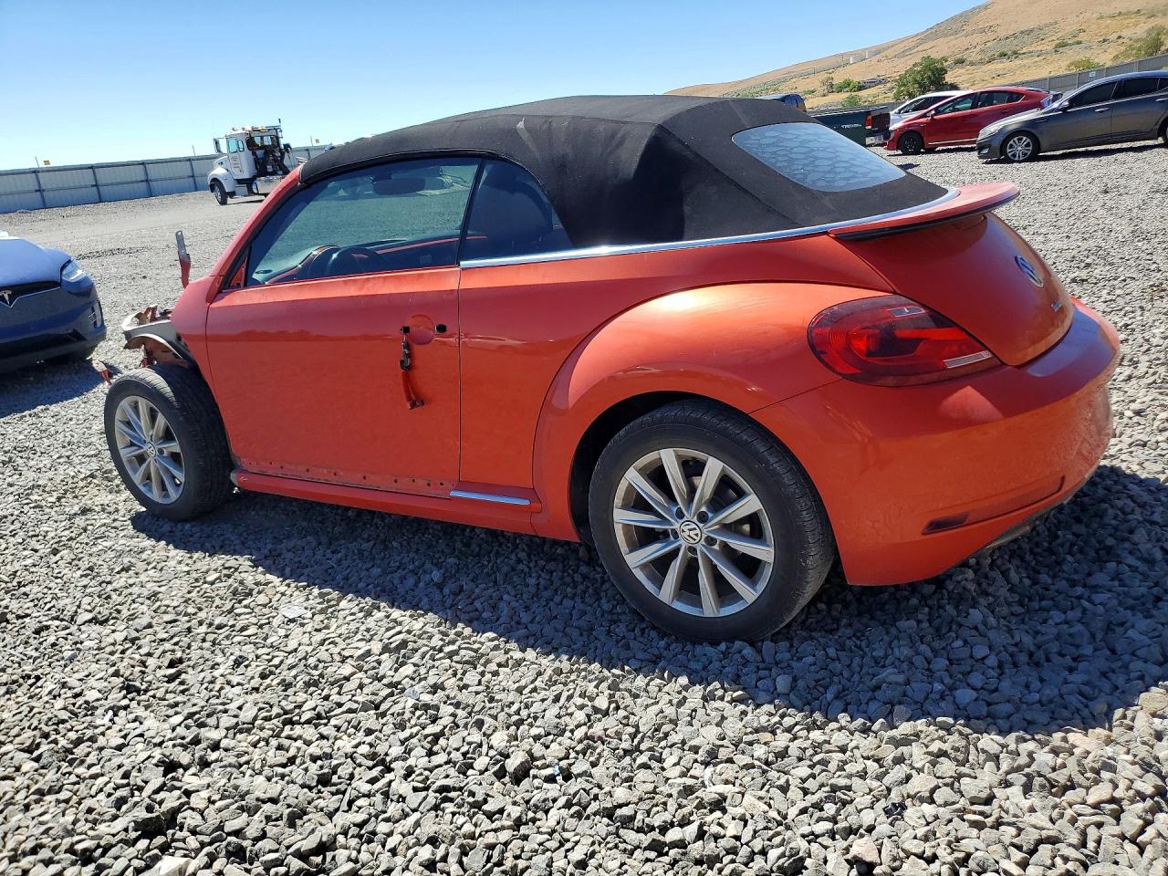 2018 VOLKSWAGEN BEETLE S — снимка 2