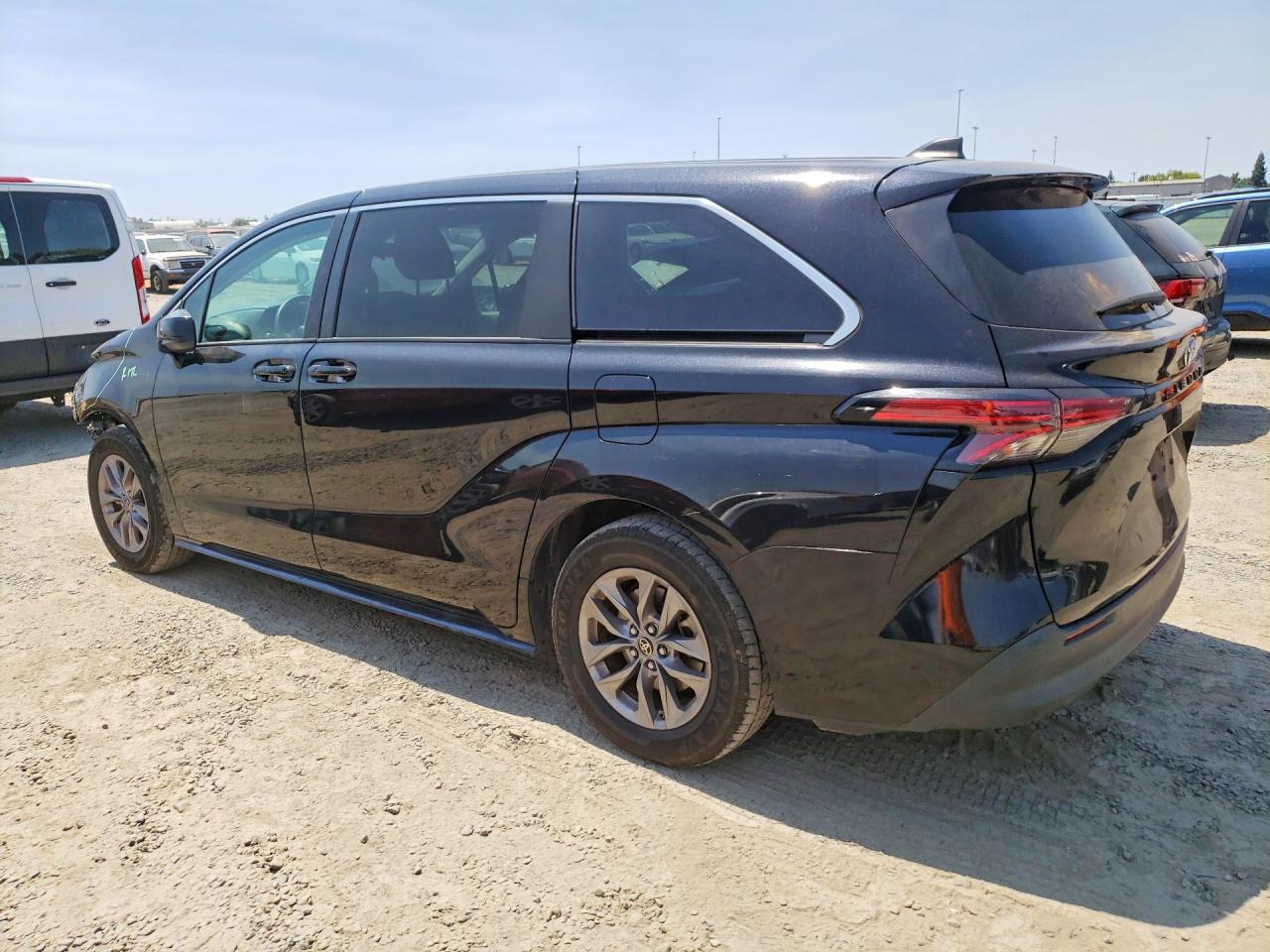 2022 TOYOTA SIENNA LE — снимка 2