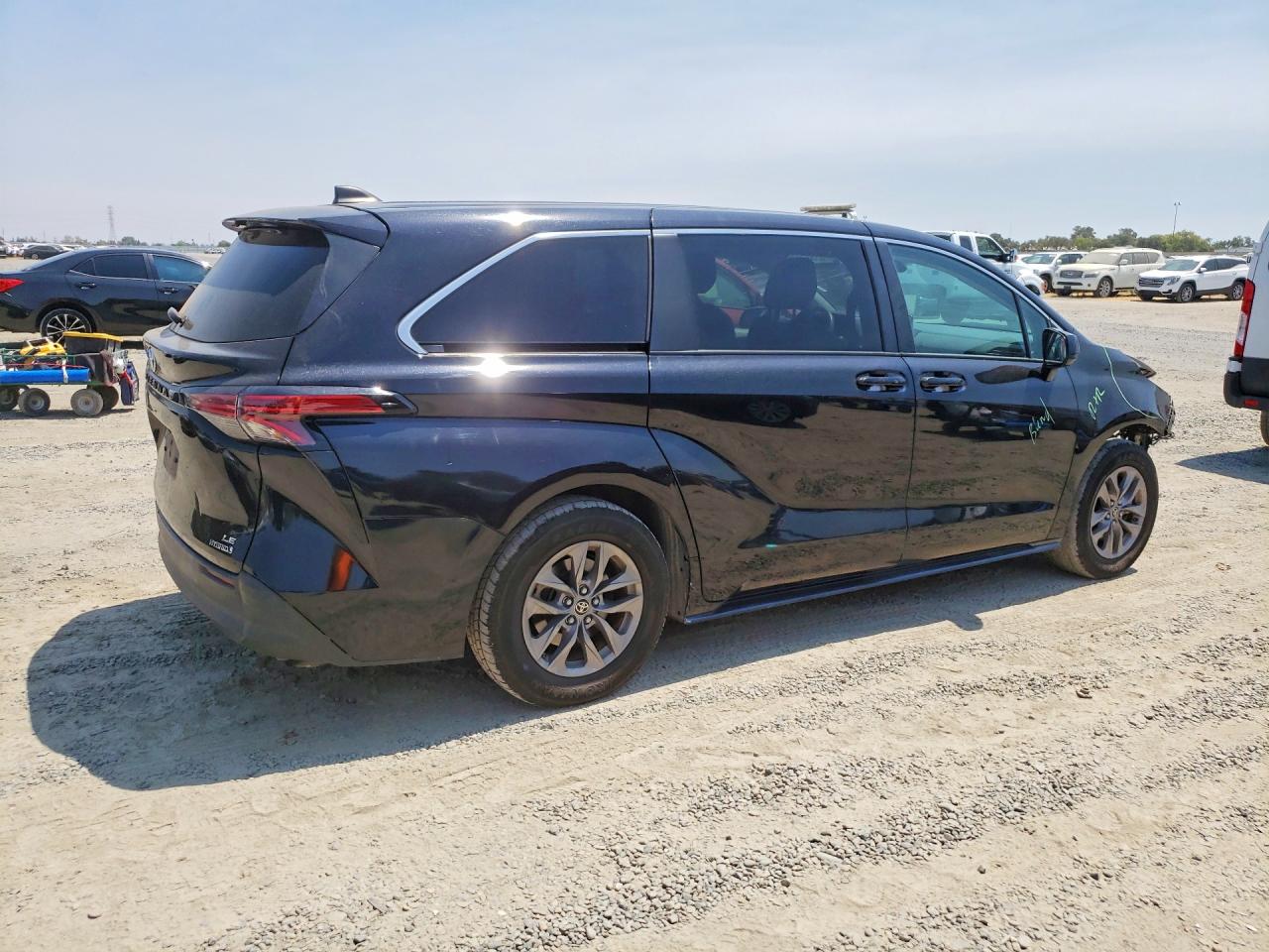 2022 TOYOTA SIENNA LE — снимка 3