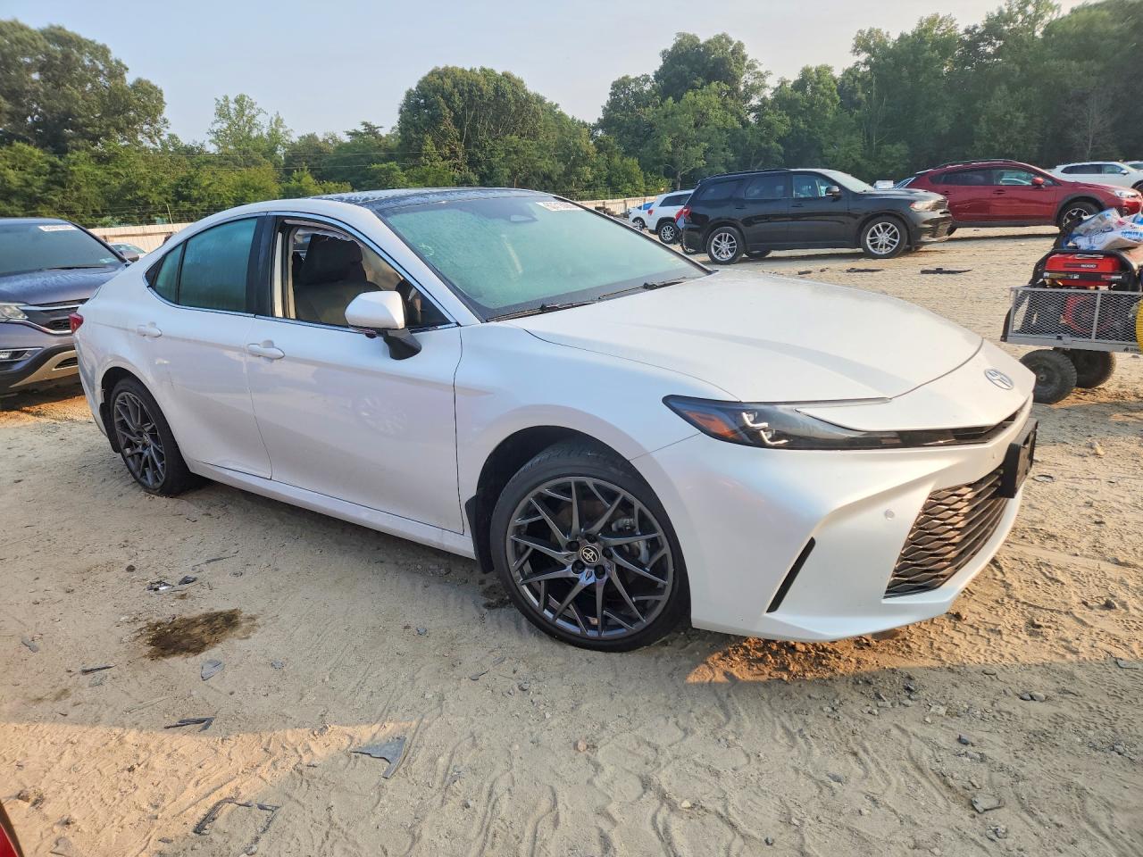2026 TOYOTA CAMRY XLE — снимка 4