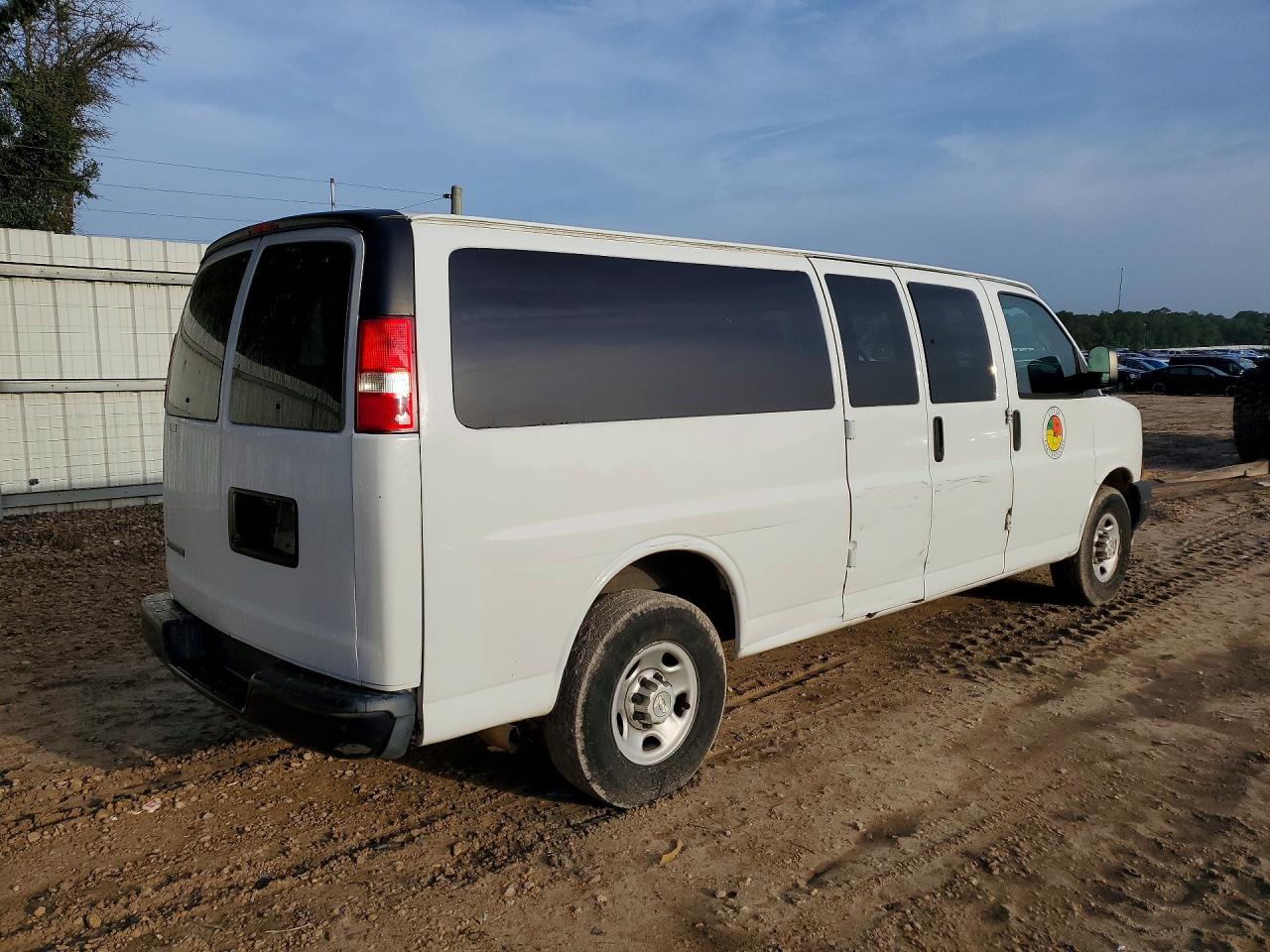 2019 CHEVROLET EXPRESS G3500 LS — снимка 3