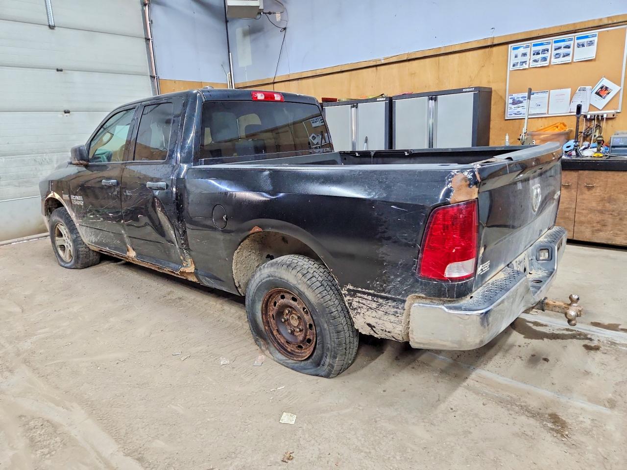 2015 RAM 1500 ST — снимка 2