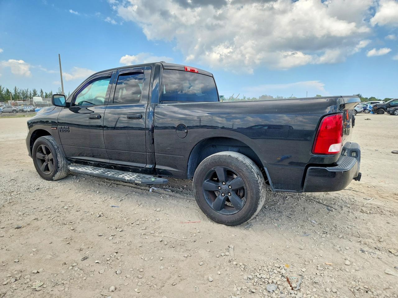 2018 RAM 1500 ST — снимка 2