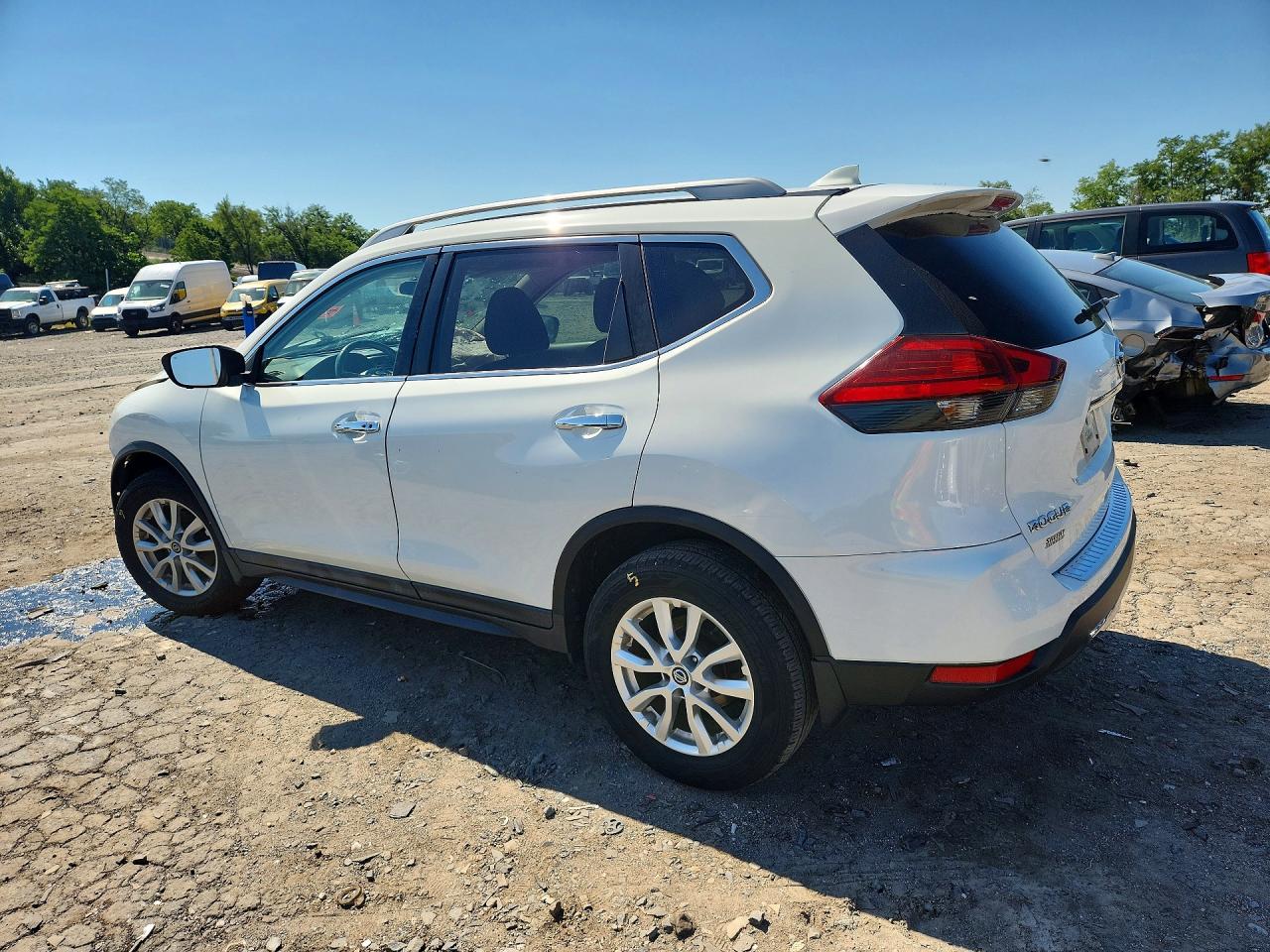 2017 NISSAN ROGUE SV — снимка 2