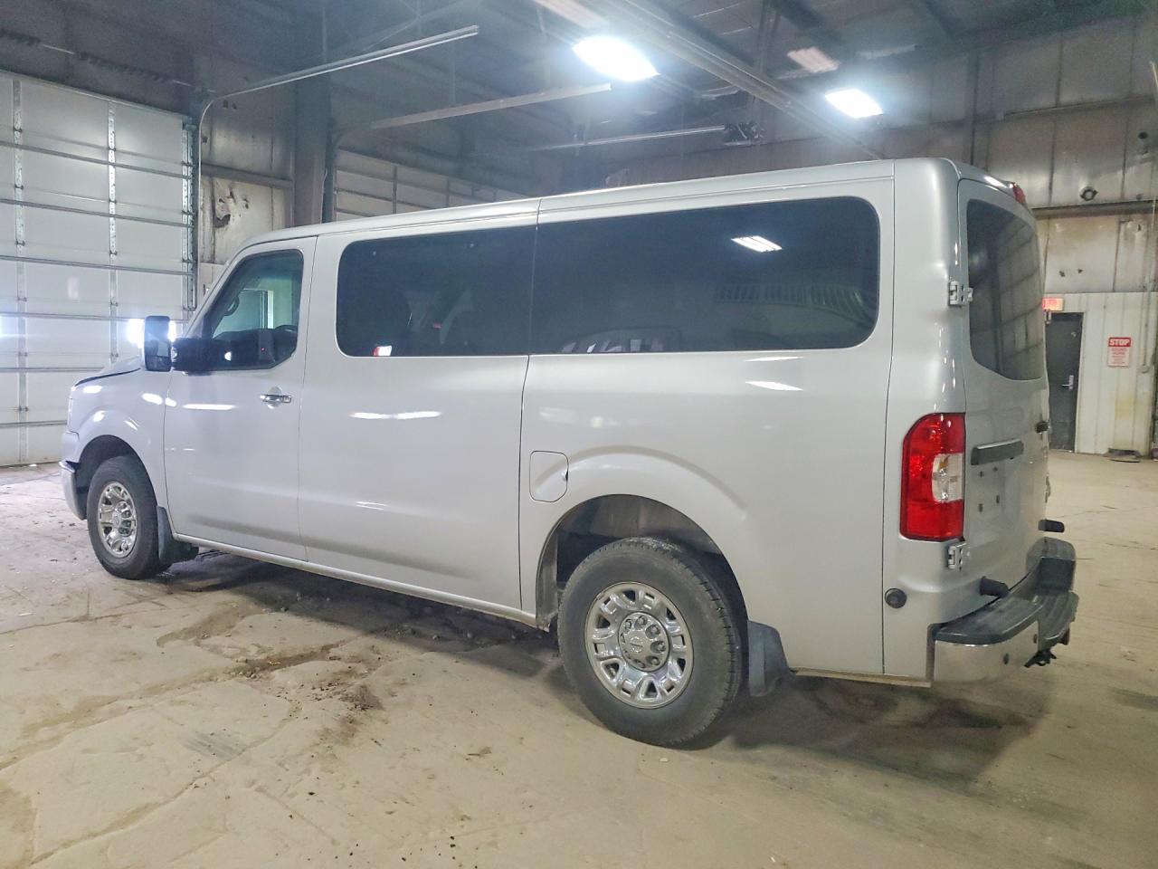 2016 NISSAN NV 3500 HD S 3500 HD SL — снимка 2