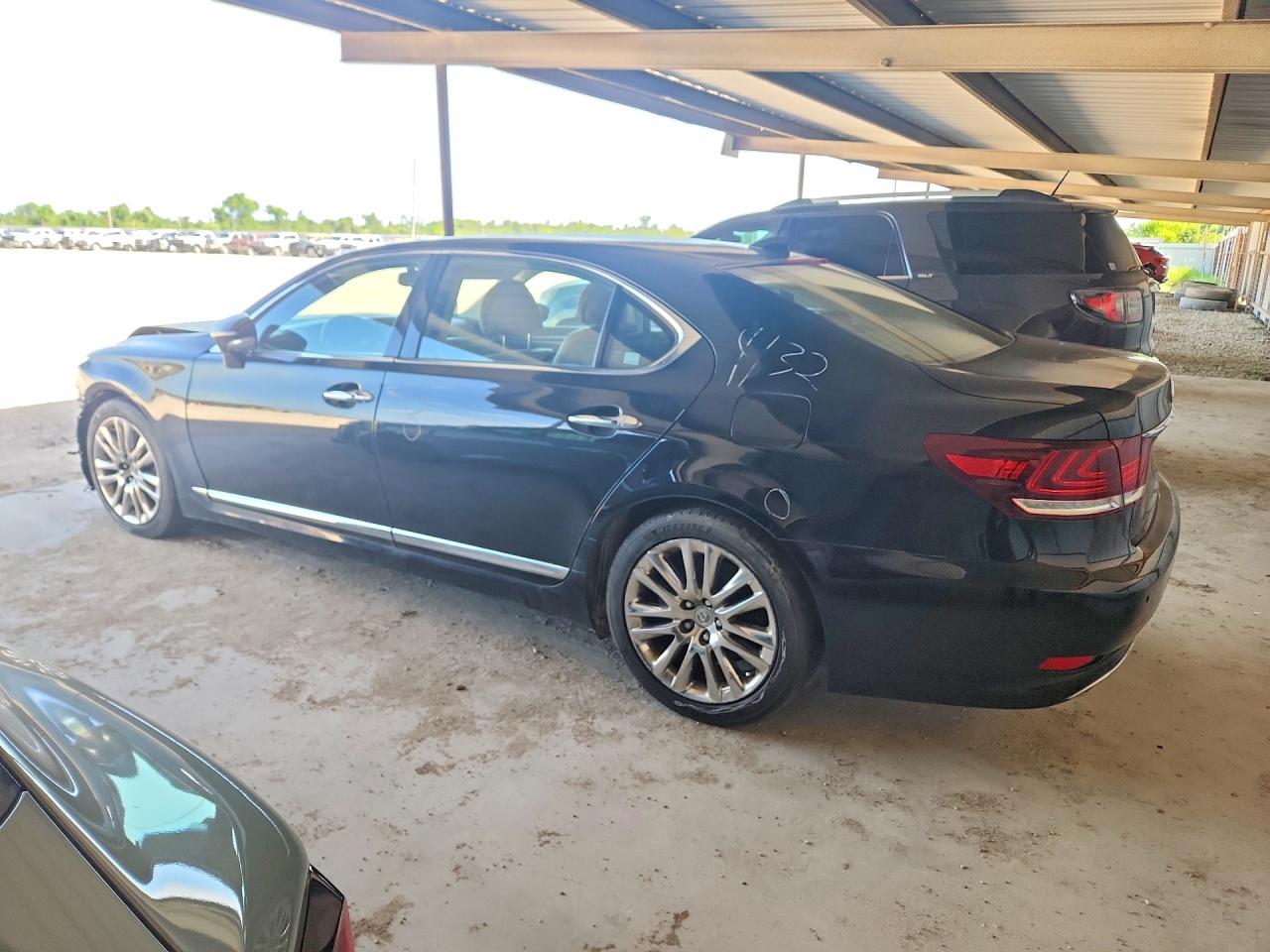 2015 LEXUS LS 460L — снимка 2