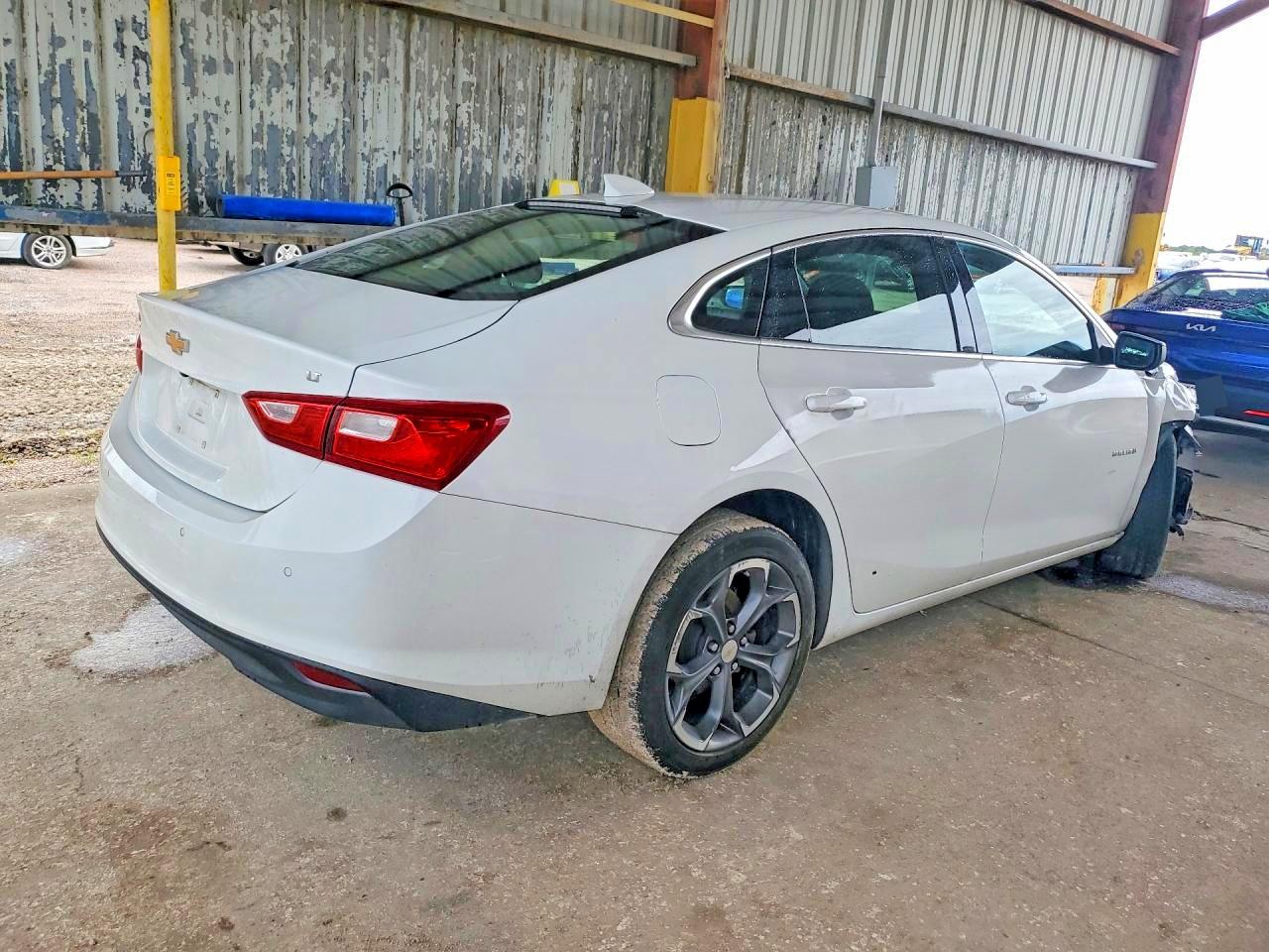 2024 CHEVROLET MALIBU LT — снимка 3