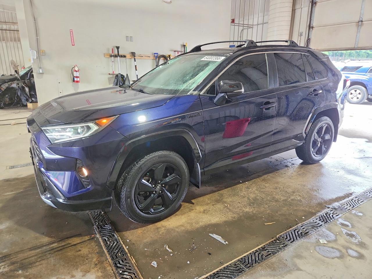 2020 TOYOTA RAV4 XSE