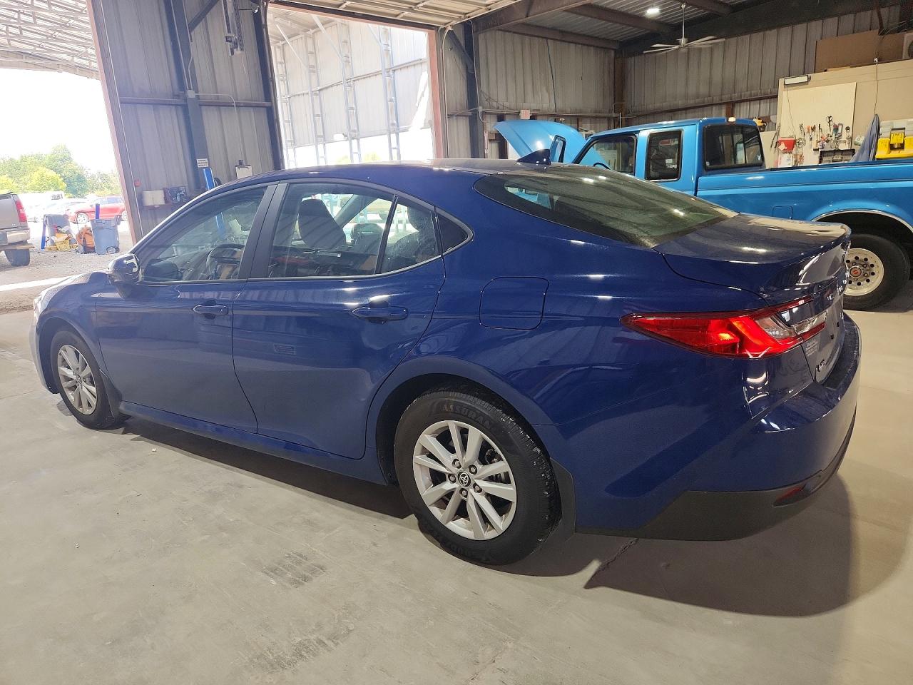 2026 TOYOTA CAMRY LE — снимка 2