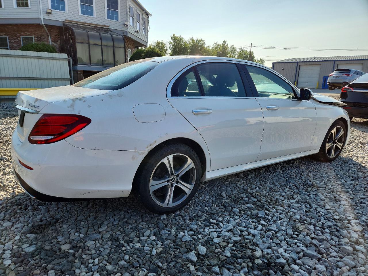 2019 MERCEDES-BENZ E 300 4MATIC — снимка 3