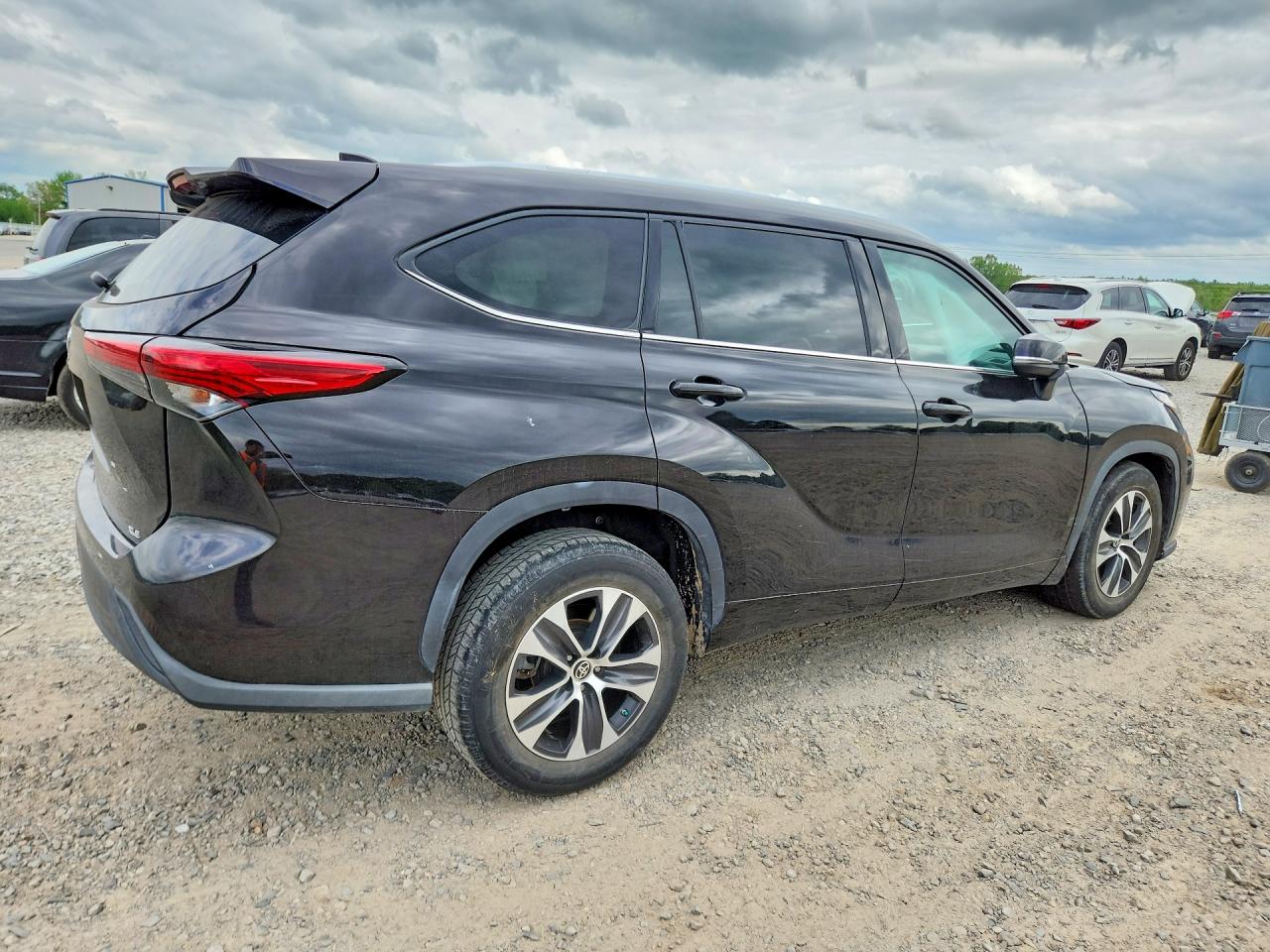 2021 TOYOTA HIGHLANDER XLE — снимка 3