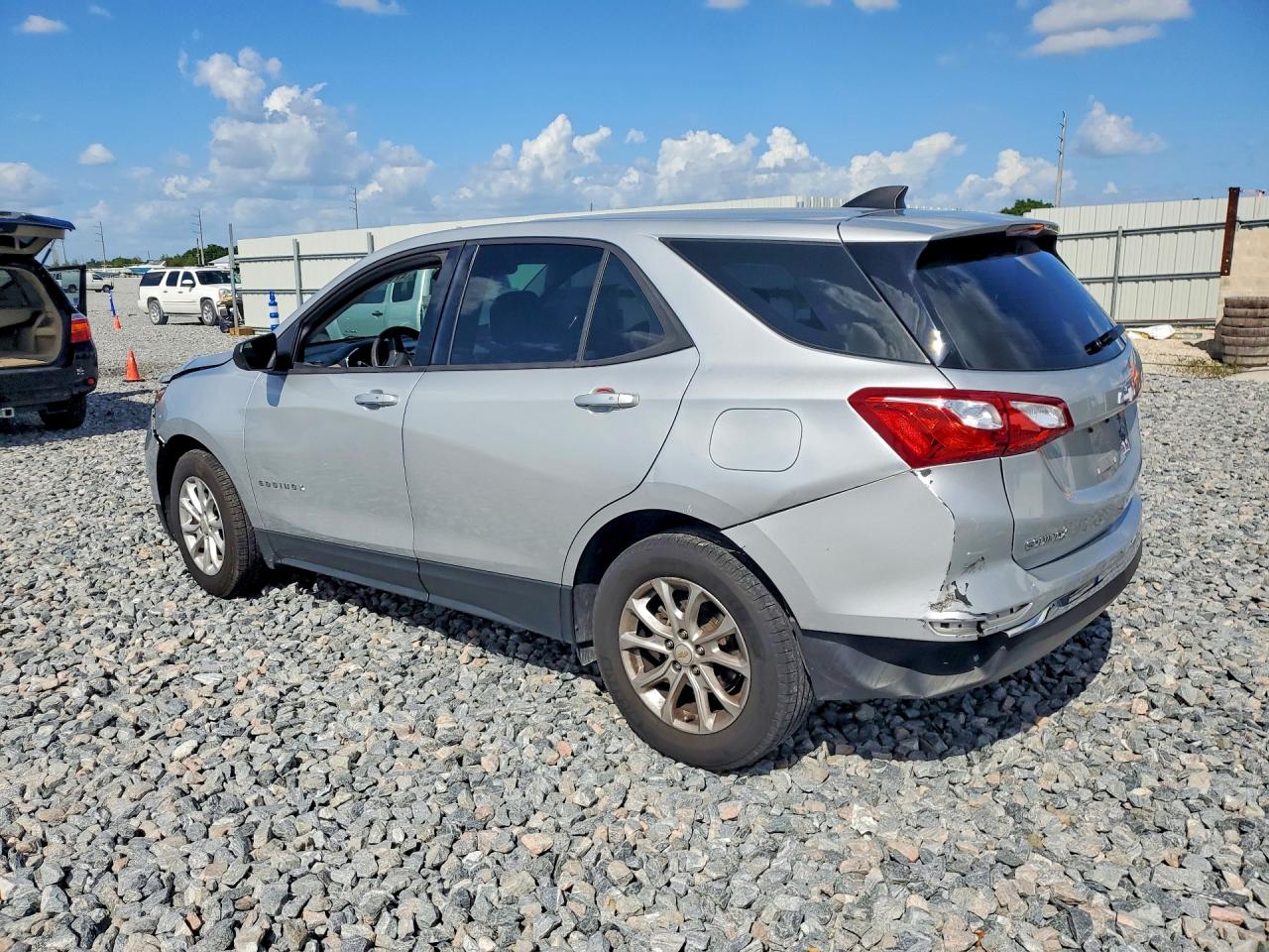 2018 CHEVROLET EQUINOX LS — снимка 2