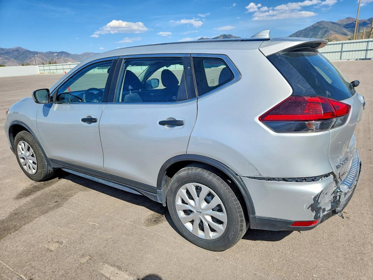 2019 NISSAN ROGUE S — снимка 2