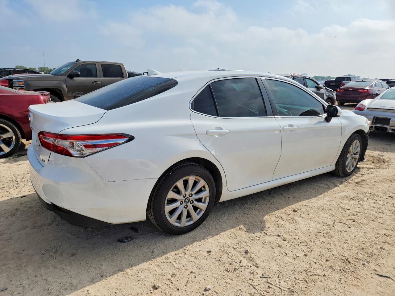 2020 TOYOTA CAMRY LE — снимка 3