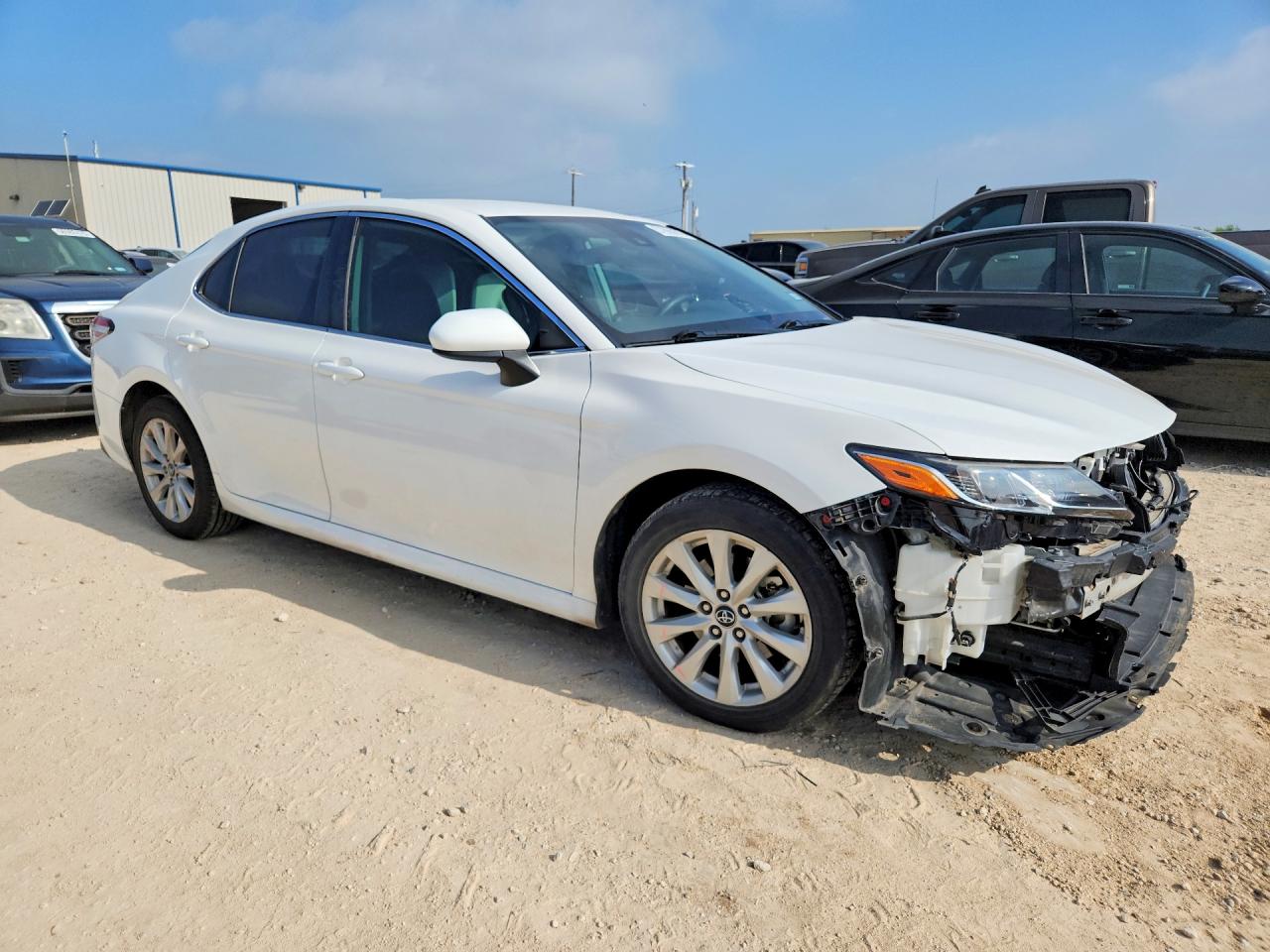 2020 TOYOTA CAMRY LE — снимка 4