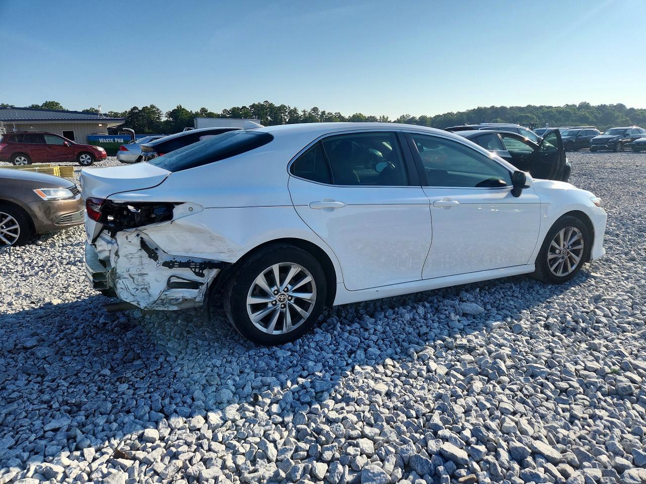 2021 TOYOTA CAMRY LE — снимка 3