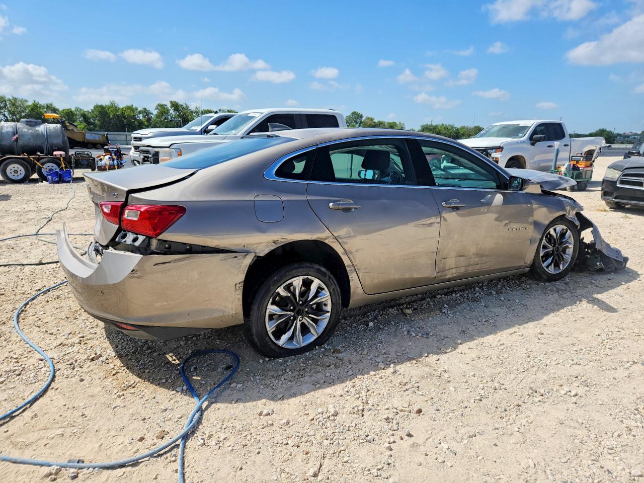 2024 CHEVROLET MALIBU LT — снимка 3