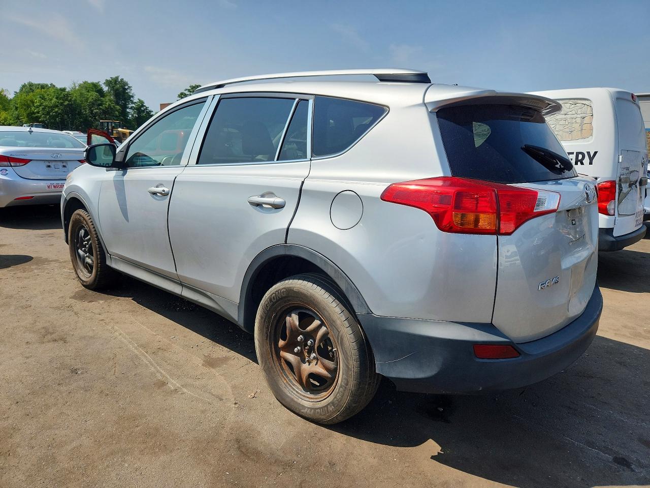 2015 TOYOTA RAV4 LE — снимка 2