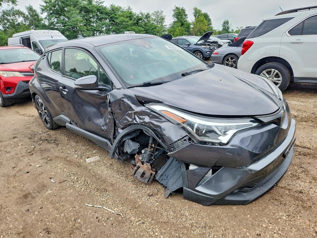 2019 TOYOTA C-HR XLE — снимка 4